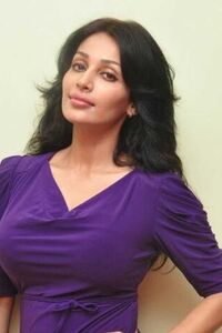 Flora Saini